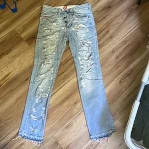 Jaggy Slim Distressed Jeans
